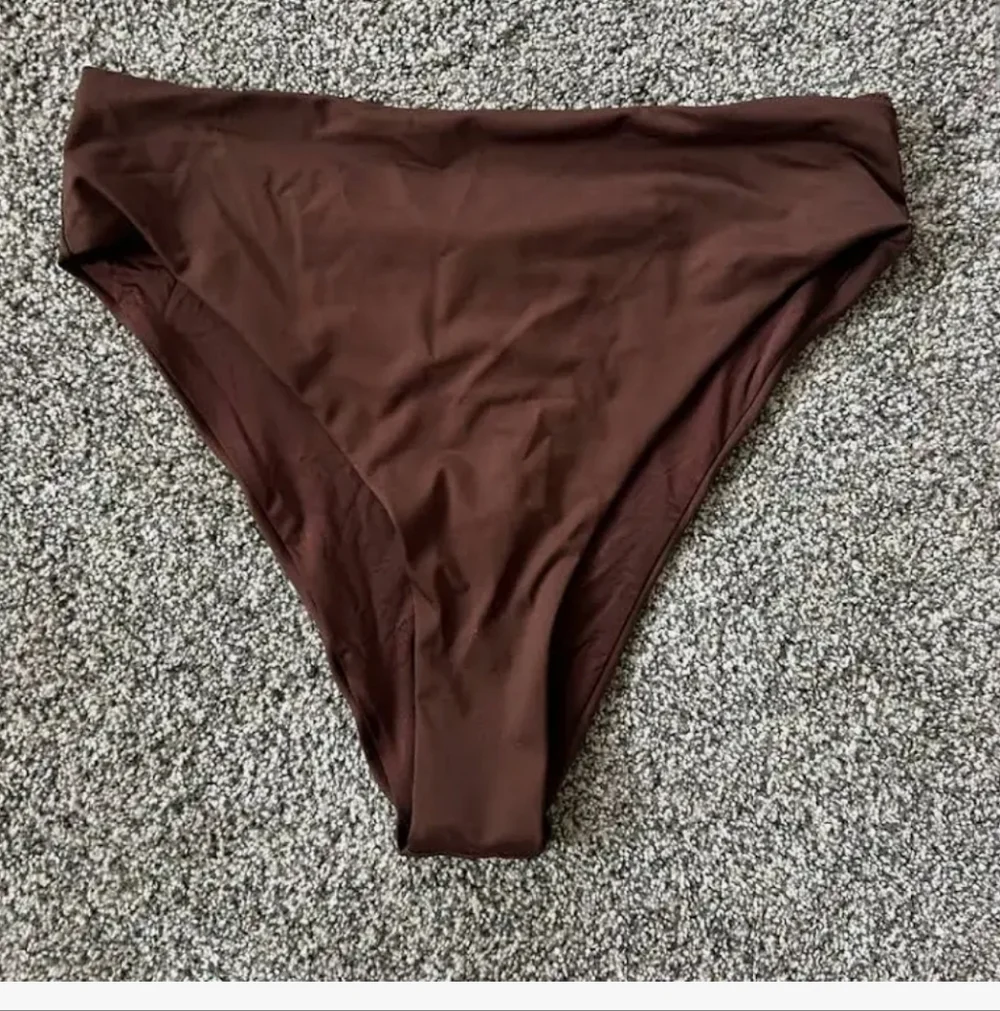 Skims Women's Cocoa Bikini Swim Racer Back High Rise Cheeky Bottom Size Medium